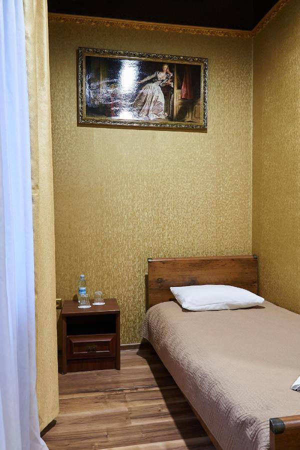 פולטבה Hotel Royal מראה חיצוני תמונה