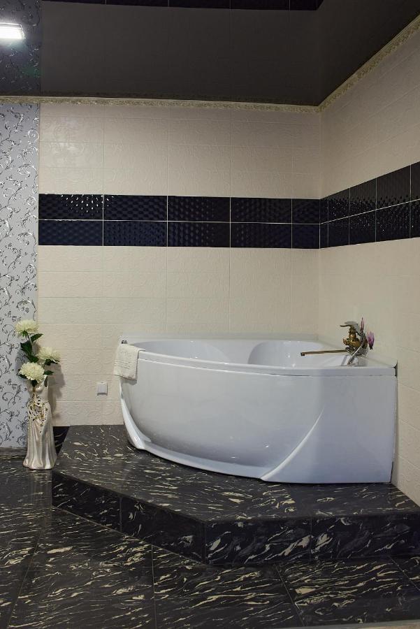 פולטבה Hotel Royal מראה חיצוני תמונה