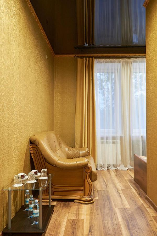 פולטבה Hotel Royal מראה חיצוני תמונה
