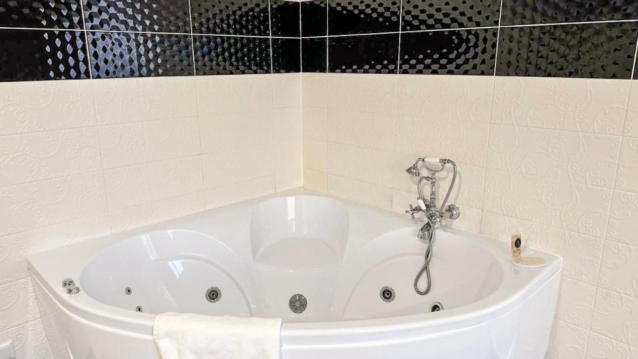 פולטבה Hotel Royal מראה חיצוני תמונה