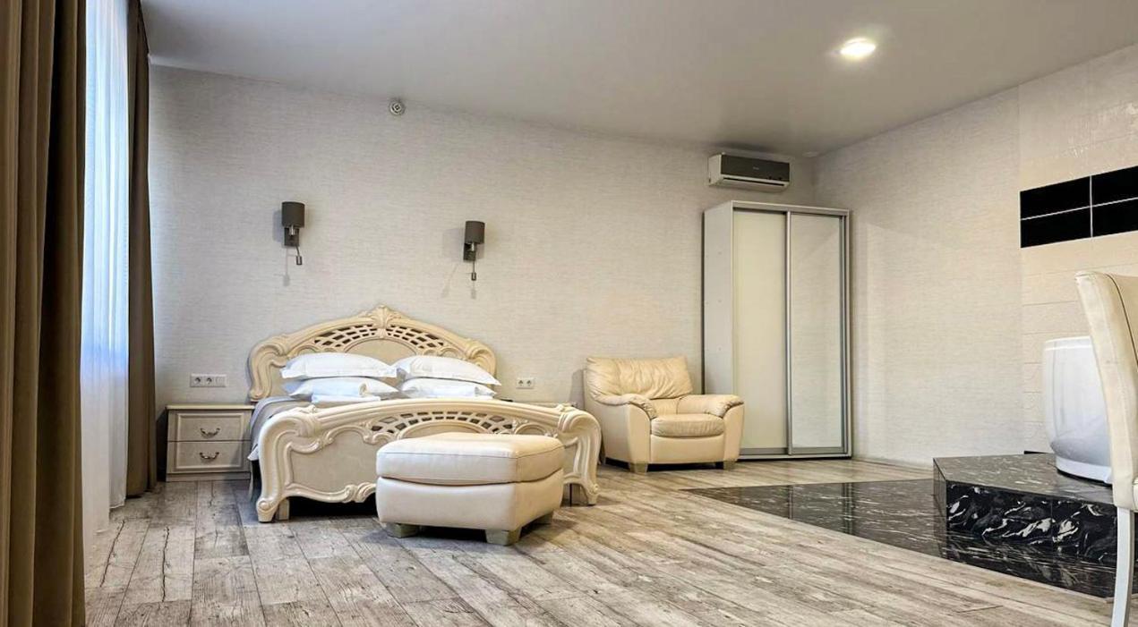 פולטבה Hotel Royal מראה חיצוני תמונה